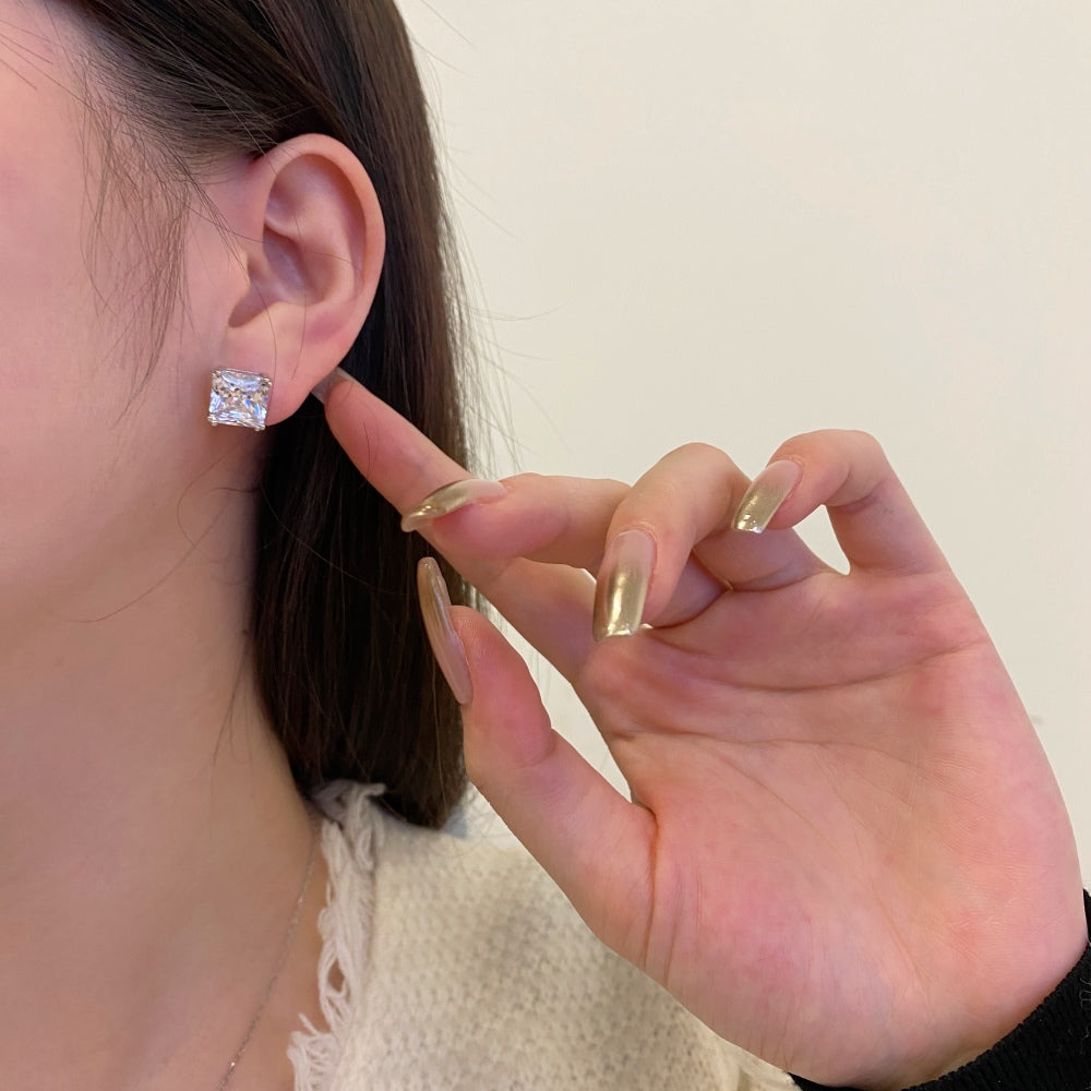 Meera Square Earrings